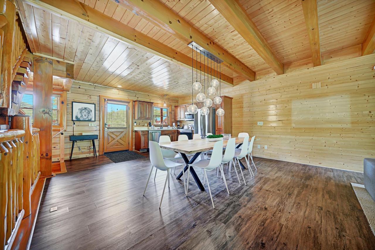 Gorgeous Large Mountain View Cabin W Hot Tub, Free Wifi, Games Villa Sevierville Kültér fotó