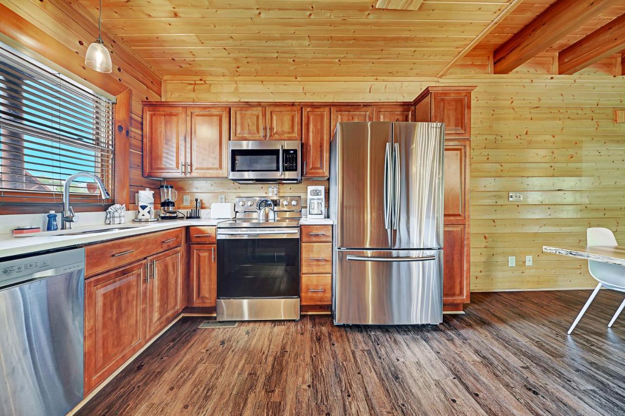 Gorgeous Large Mountain View Cabin W Hot Tub, Free Wifi, Games Villa Sevierville Kültér fotó