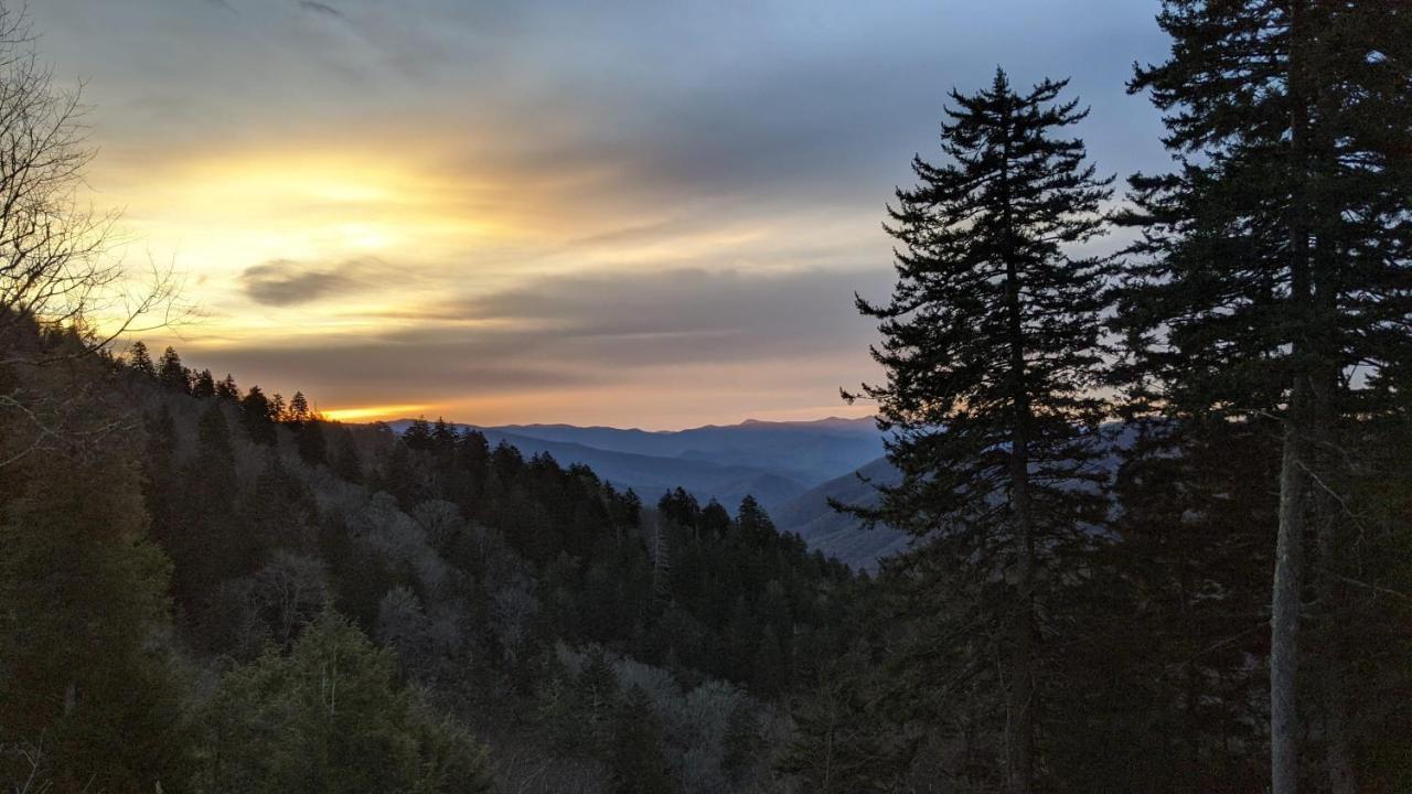 Gorgeous Large Mountain View Cabin W Hot Tub, Free Wifi, Games Villa Sevierville Kültér fotó